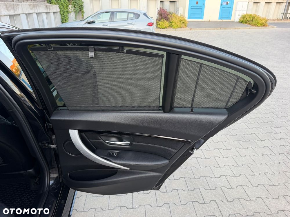 BMW Seria 3 320d M Sport Shadow sport - 26
