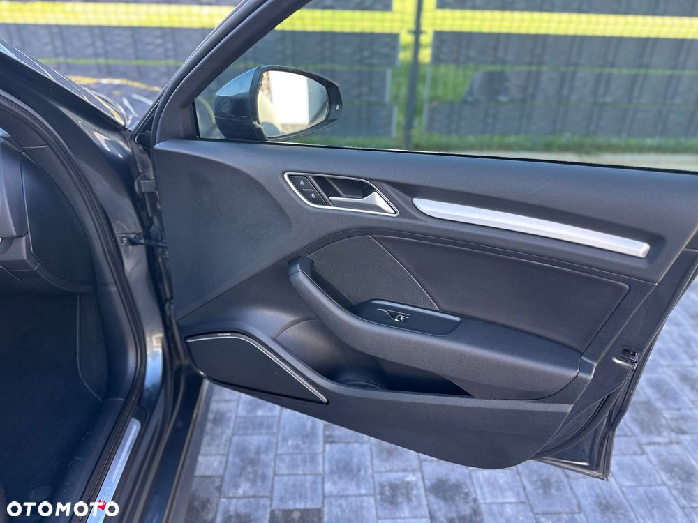 Audi S3 S tronic - 14