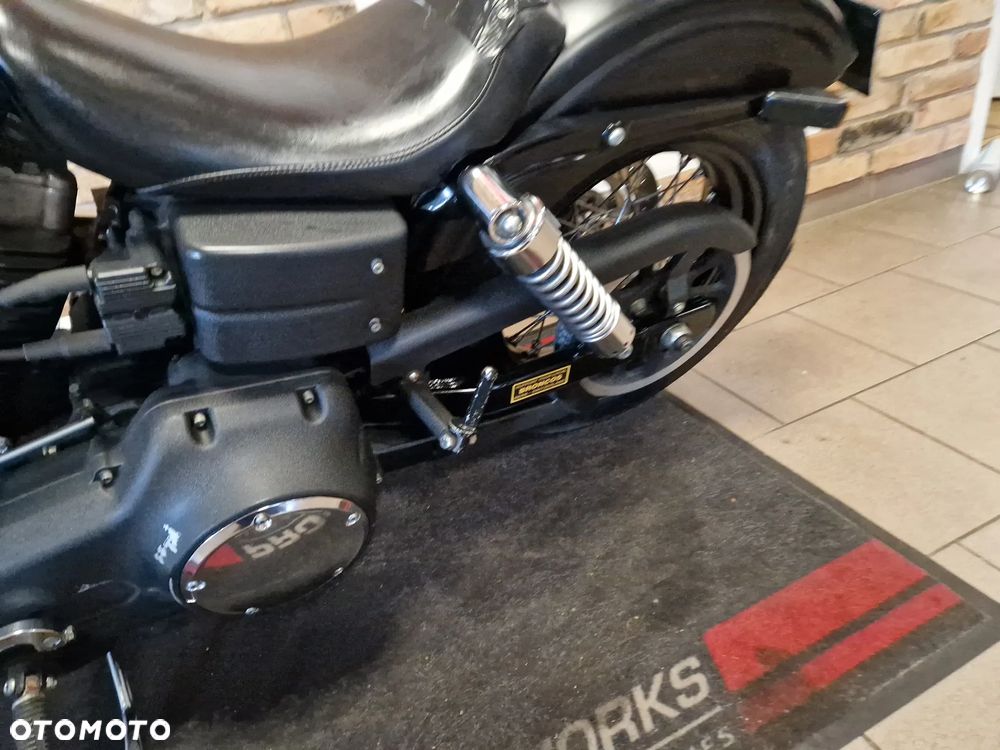 Harley-Davidson Dyna Street Bob - 14