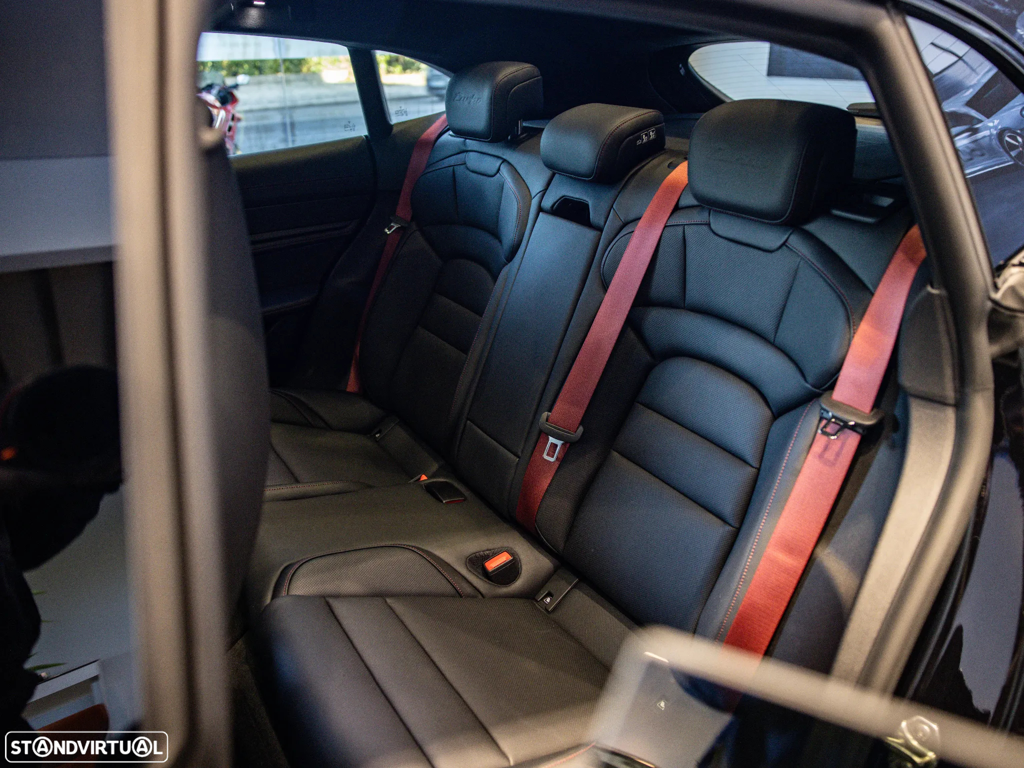 Porsche Taycan Cross Turismo Turbo - 26