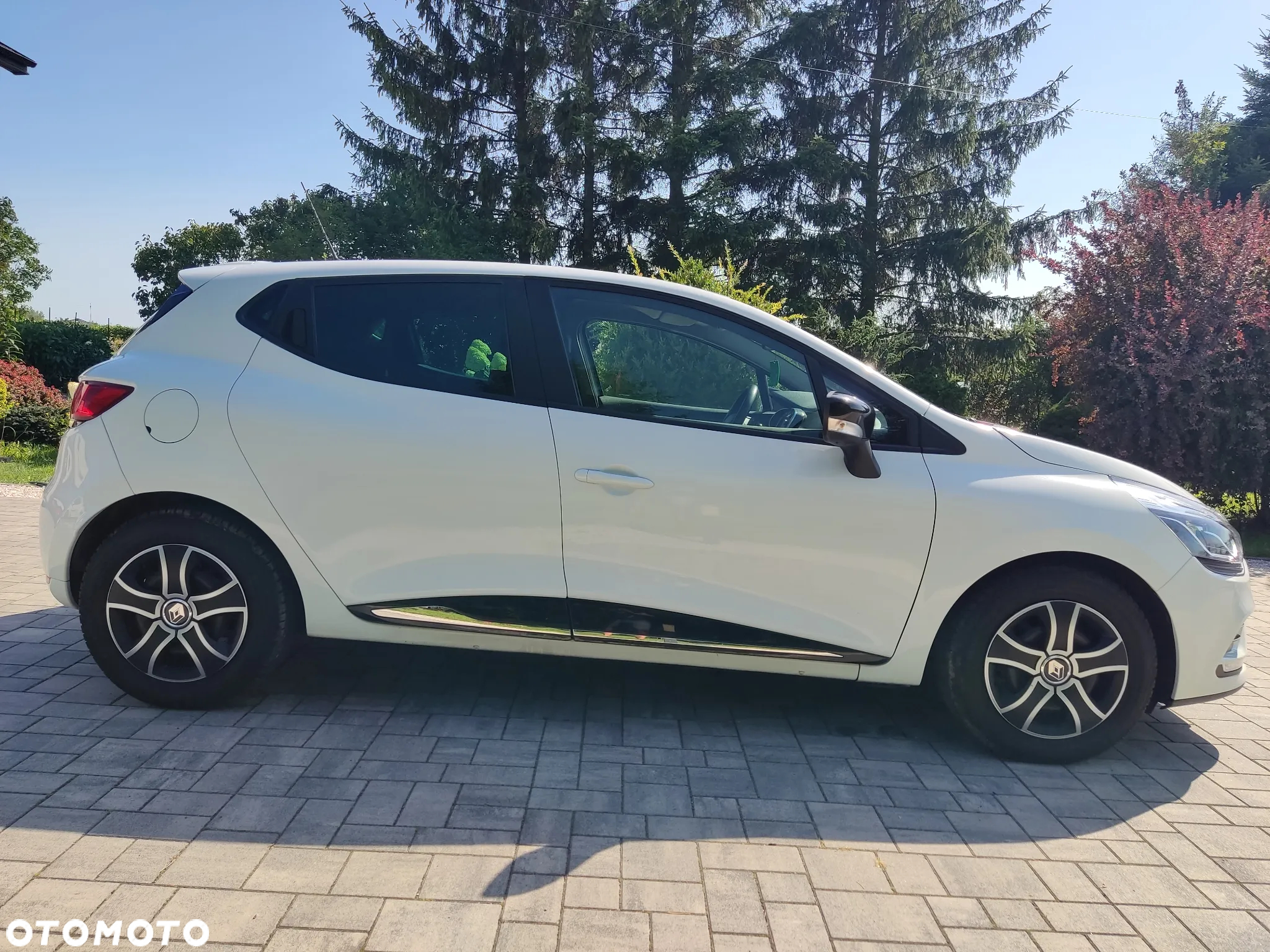 Renault Clio 1.2 16V Limited EU6 - 6
