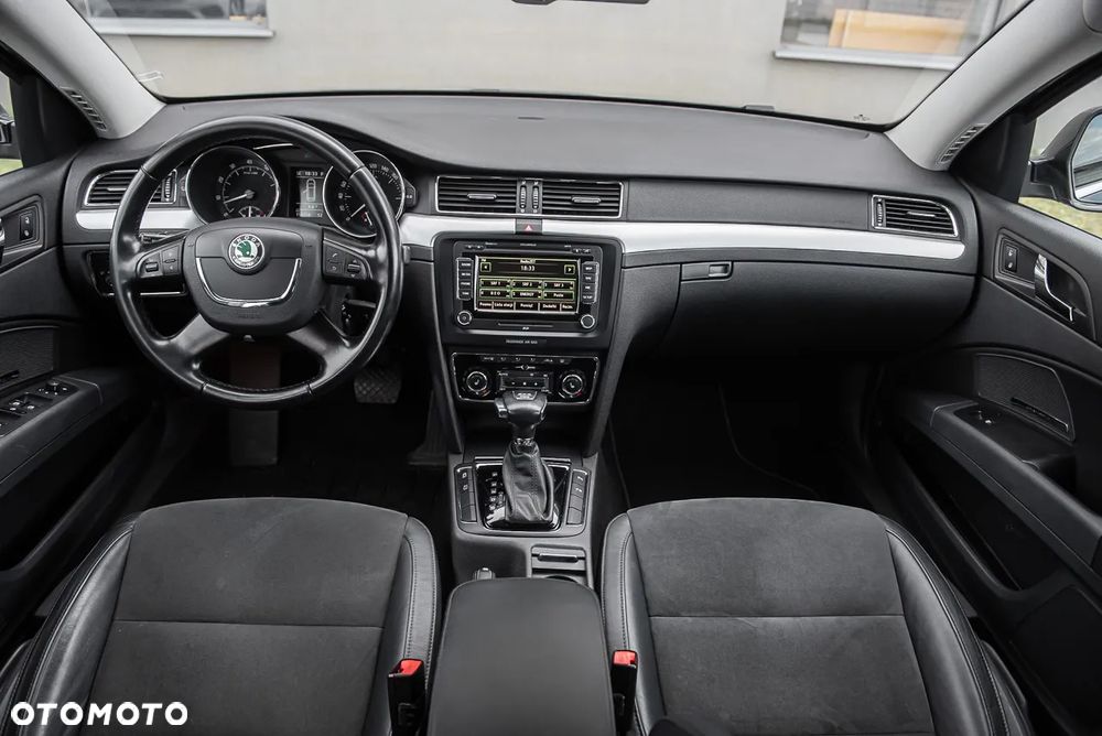 Skoda Superb 3.6 FSI 4x4 Elegance DSG - 25