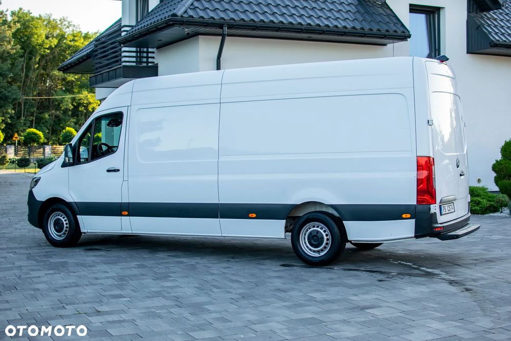 Mercedes-Benz Sprinter 319 - 18