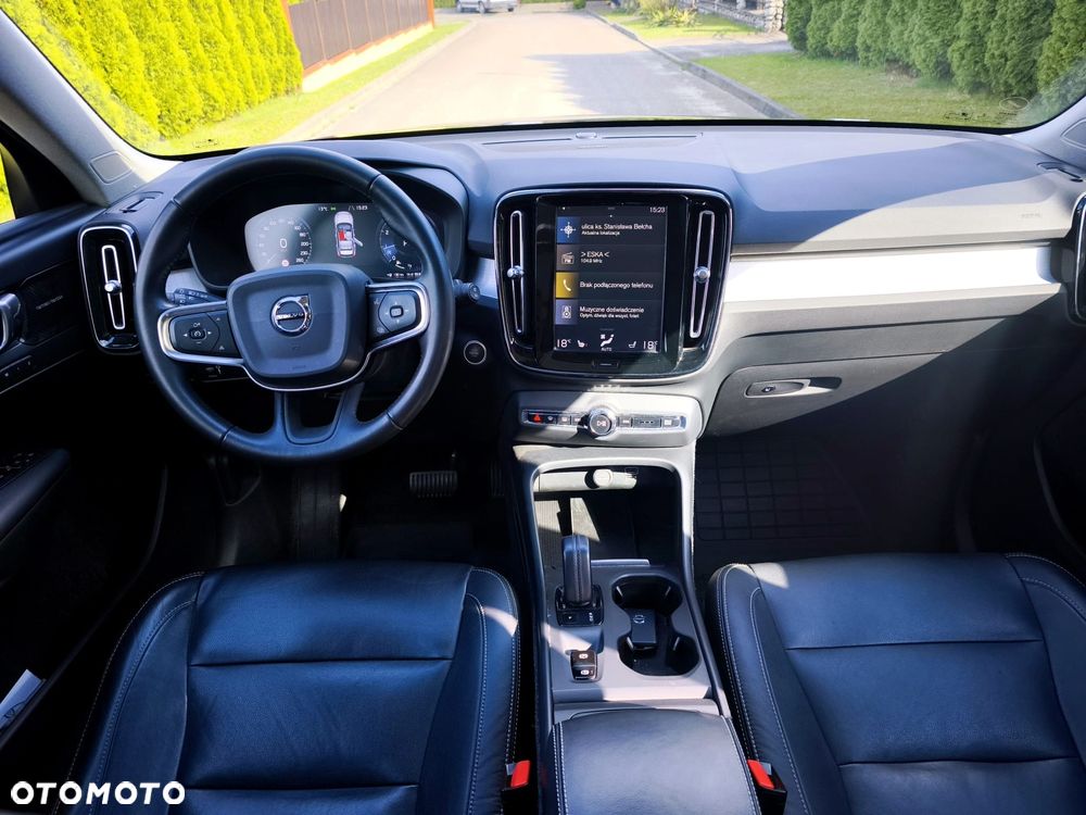 Volvo XC 40 T5 AWD Momentum - 4