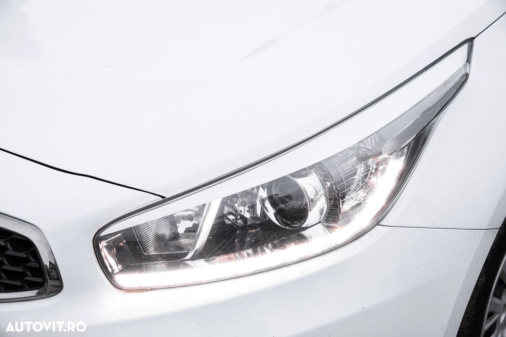 Kia Ceed 1.4 CRDi 90 SW Vision - 12