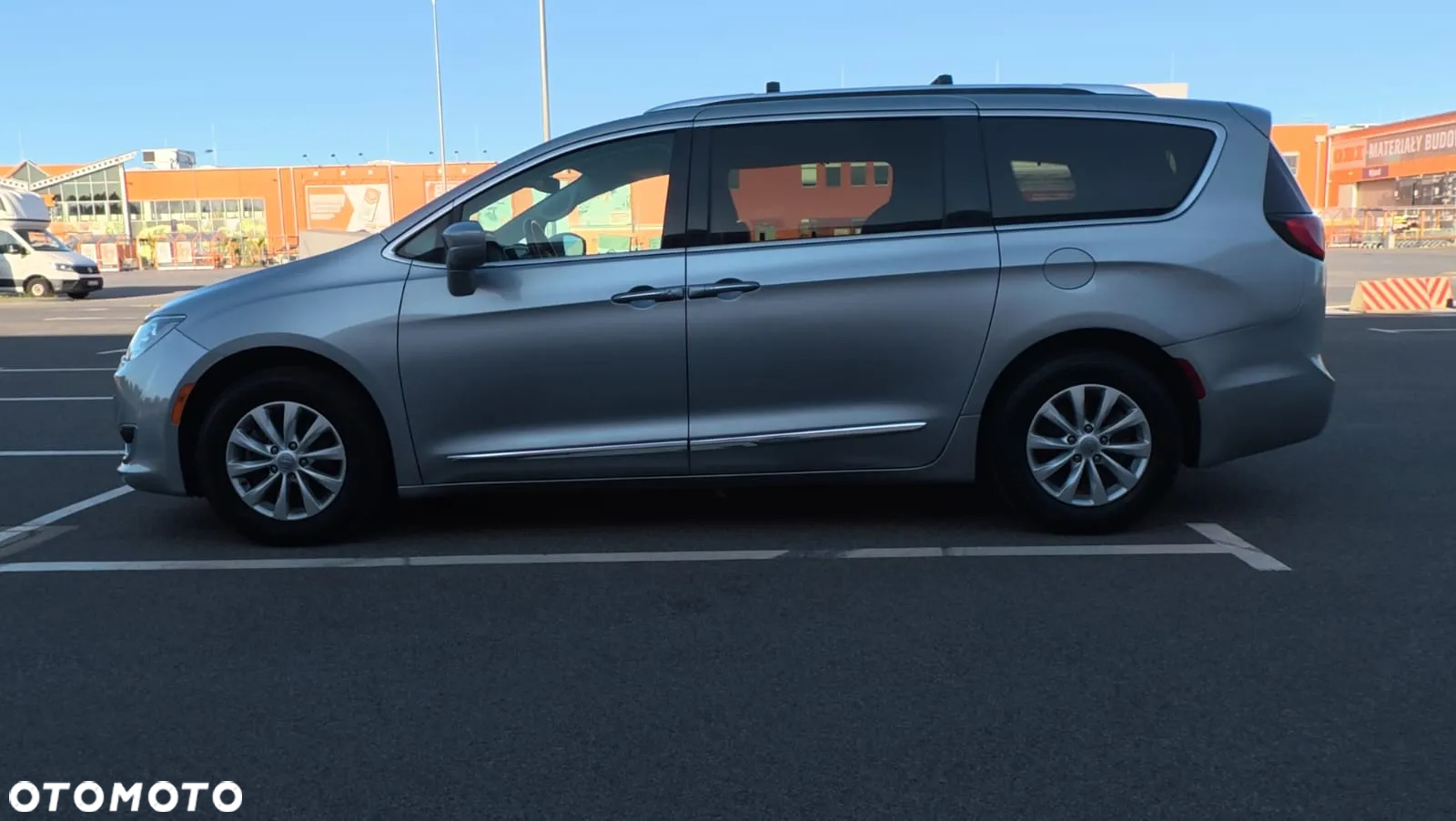Chrysler Pacifica - 3
