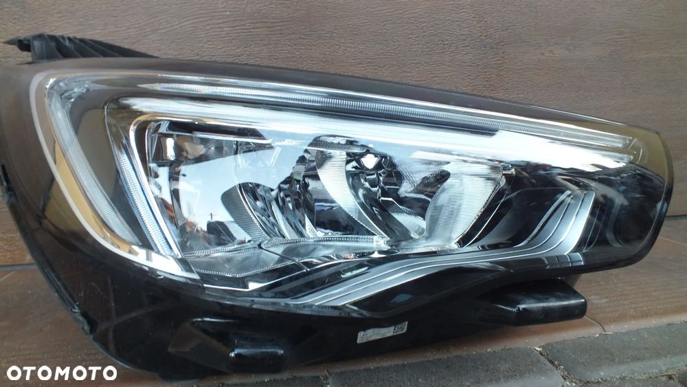 Lampa przednia prawa OpelGrandland X Led - 3