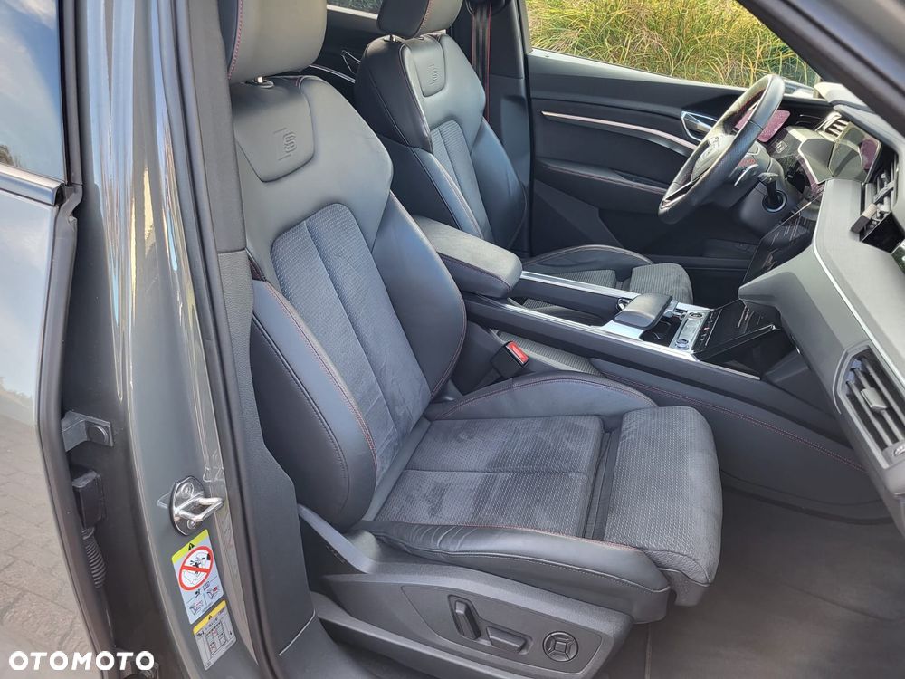 Audi Q8 e-tron 55 quattro S line - 13