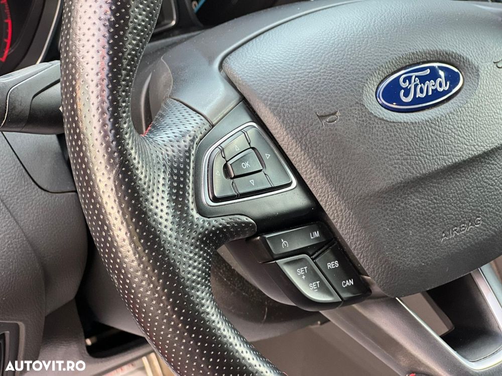 Ford Focus - 13