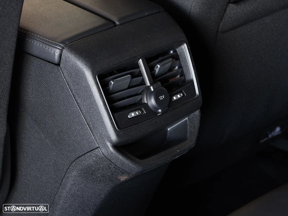 Peugeot 3008 1.2 PureTech Allure EAT8 - 17