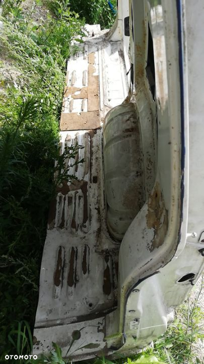 BŁOTNIK PRAWY BOK VW TRANSPORTER T5 MULTIVAN RADOM - 2