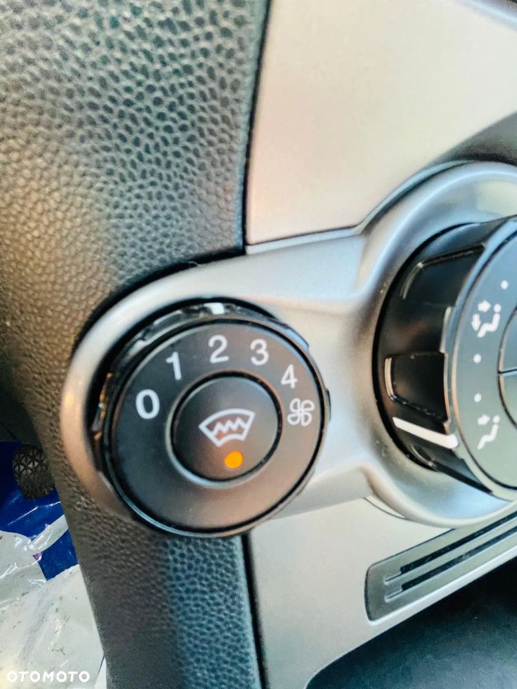 Ford Fiesta 1.25 SYNC Edition - 17