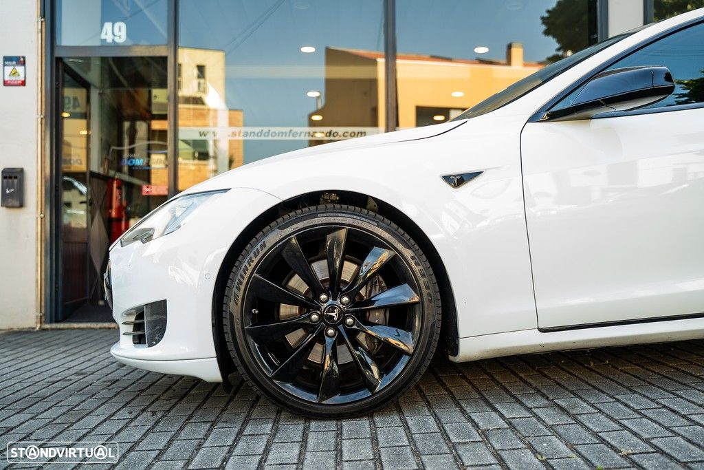Tesla Model S - 15