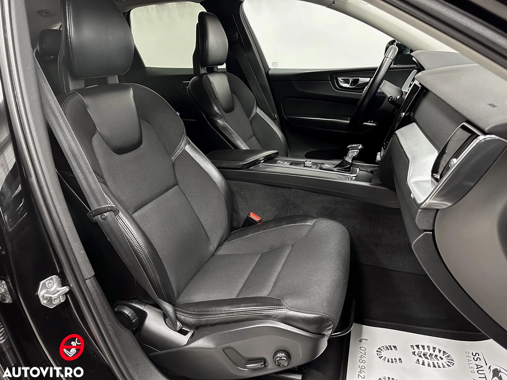Volvo XC 60 D4 AWD Momentum - 11