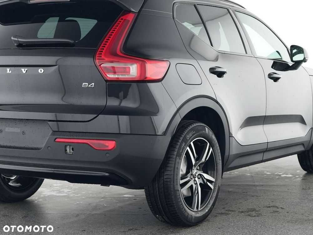 Volvo XC 40 B4 Plus Dark - 11