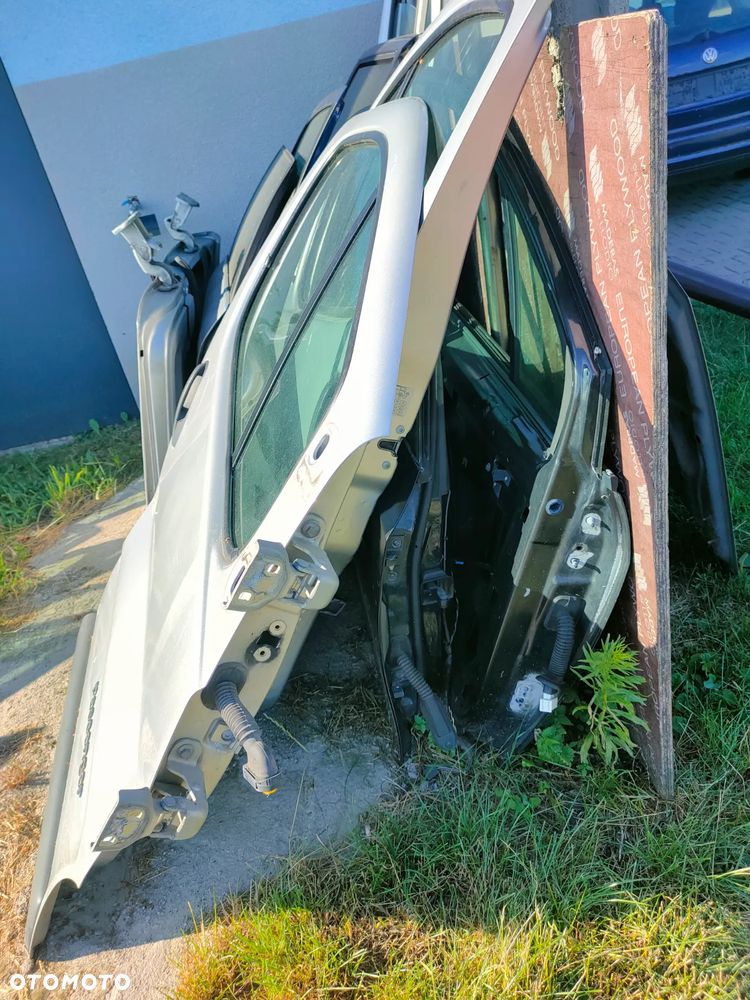 Drzwi przód lewe,pawe Renault Trafic 2 - 2