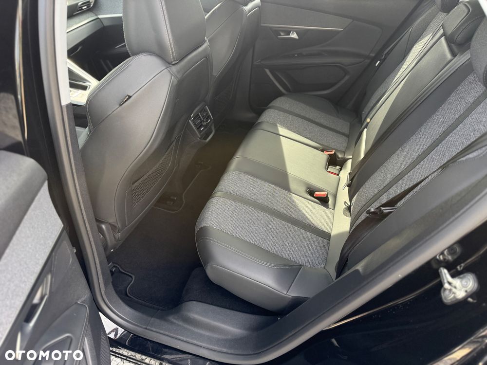 Peugeot 3008 1.5 BlueHDi Allure S&S EAT8 - 27