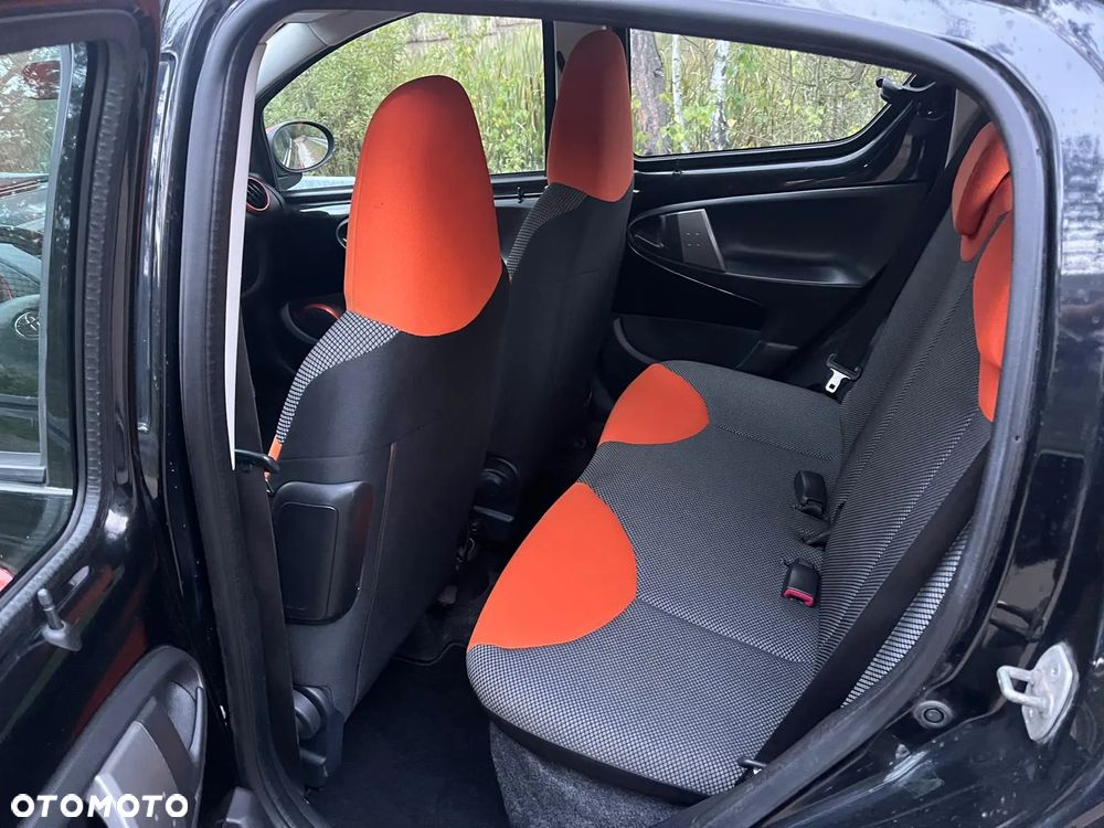 Toyota Aygo Connect - 10