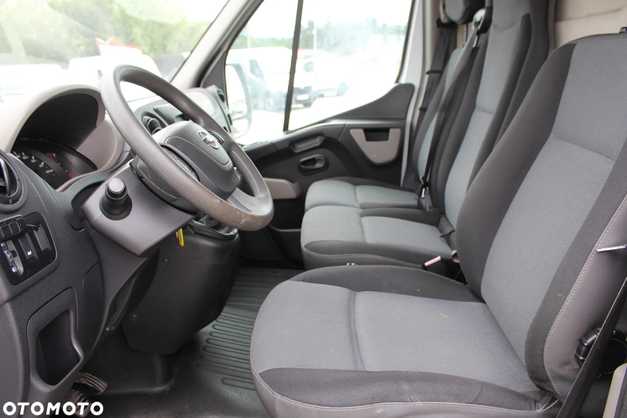Nissan NV400 - 13