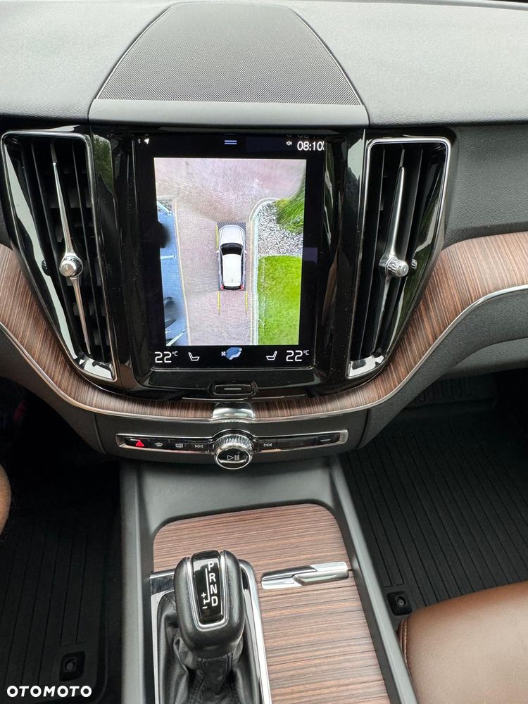 Volvo XC 60 T5 Momentum Pro - 22