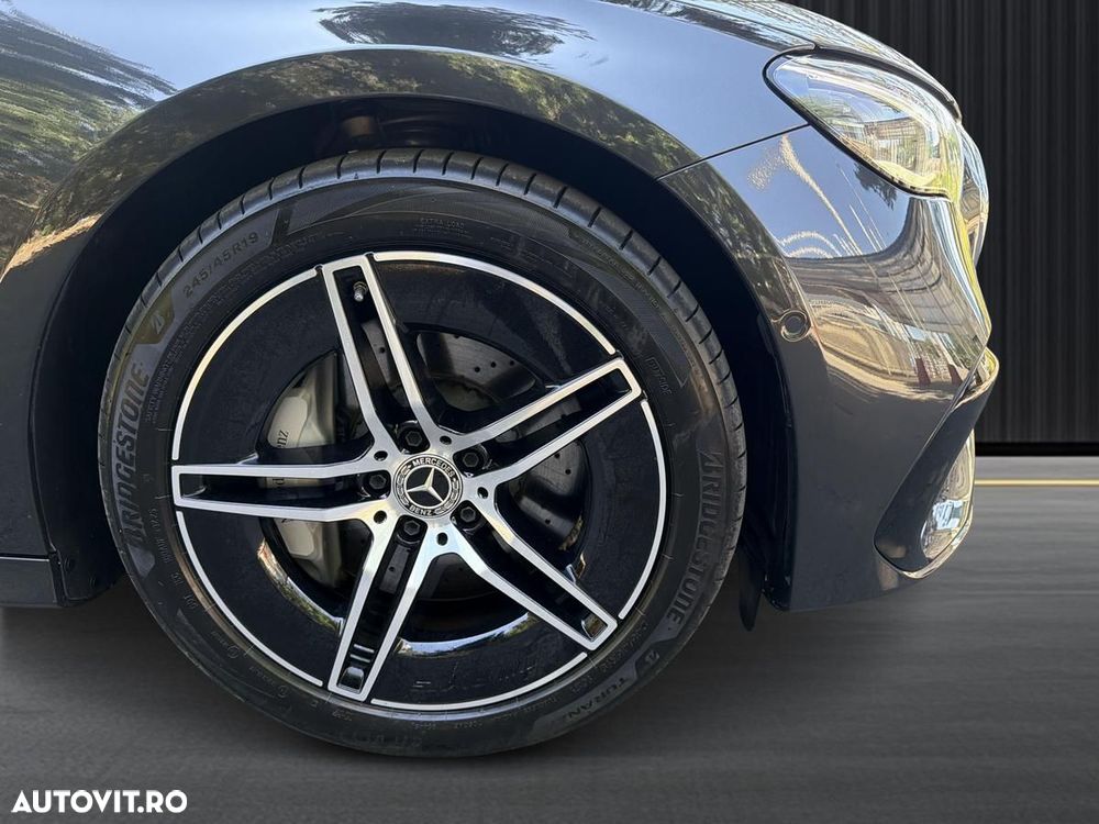 Mercedes-Benz E 300e 4Matic 9G-TRONIC AMG Line NIGHT Edition - 15