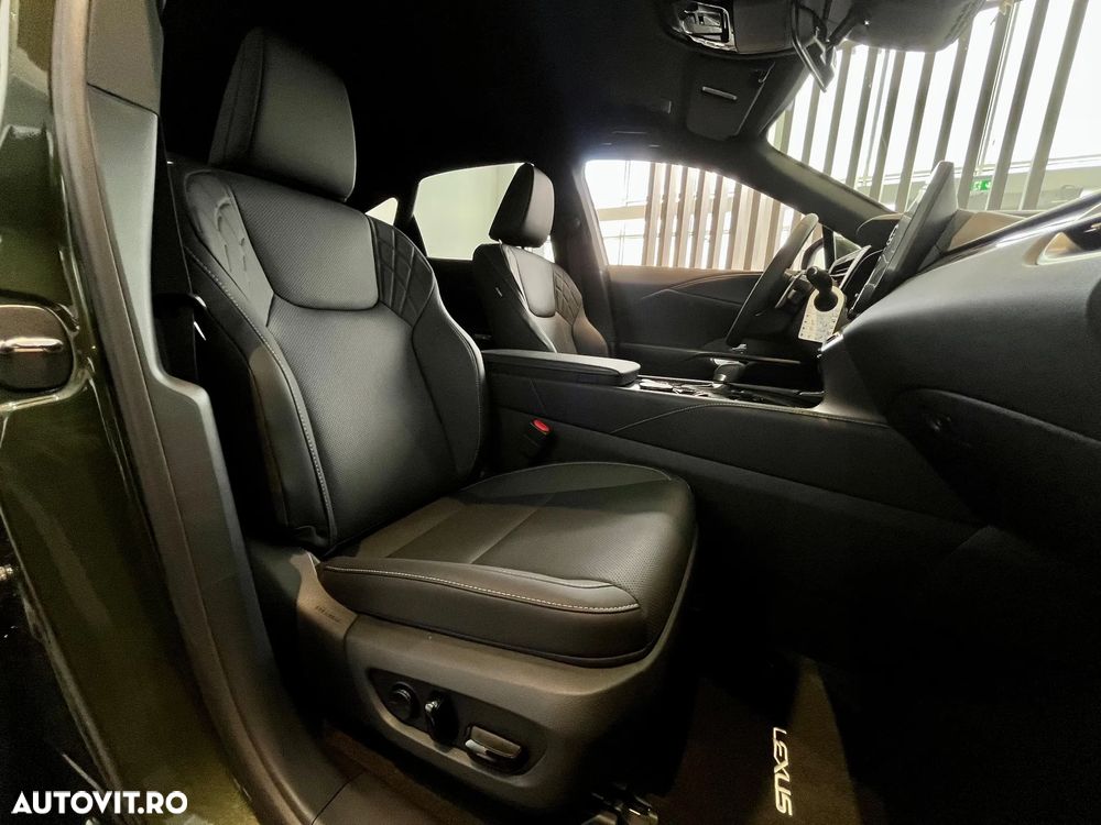 Lexus Seria RX 350h E-Four HEV Comfort - 14