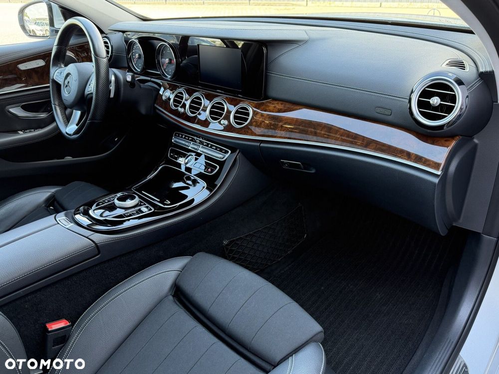 Mercedes-Benz Klasa E 220 d Exclusive - 20