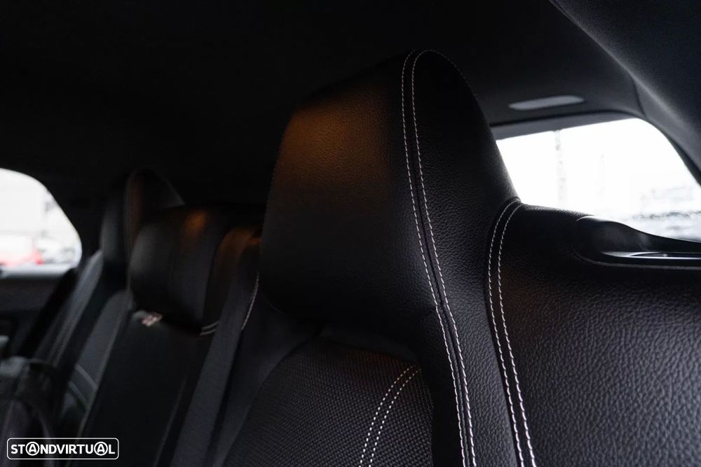 Mercedes-Benz CLA 180 d Shooting Brake - 11