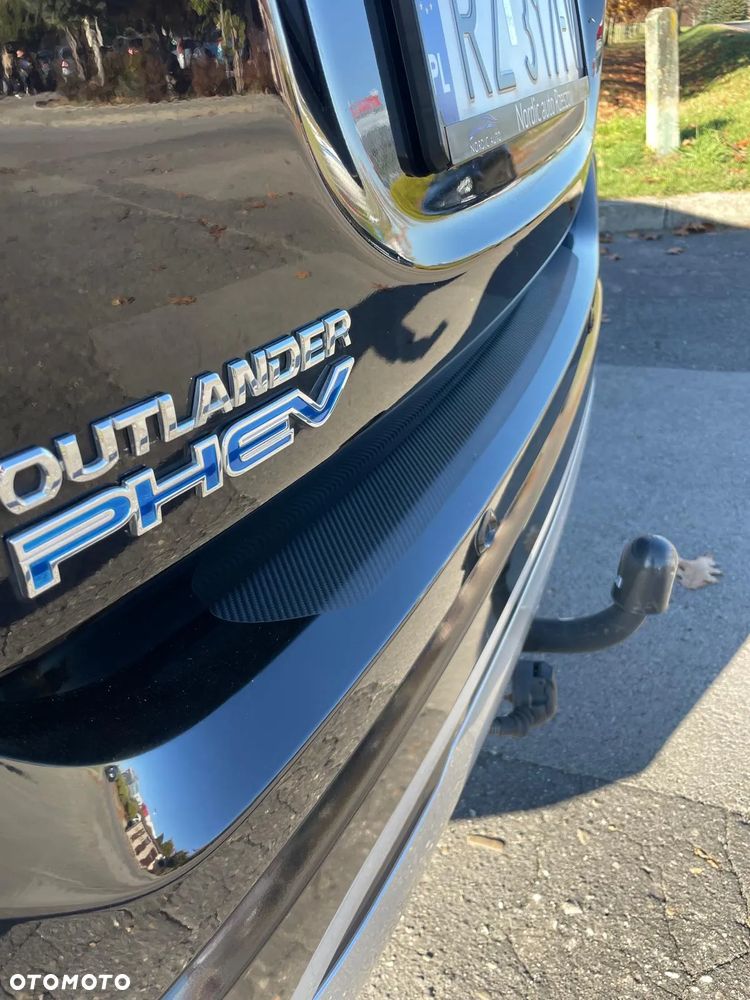 Mitsubishi Outlander PHEV Intense + - 13