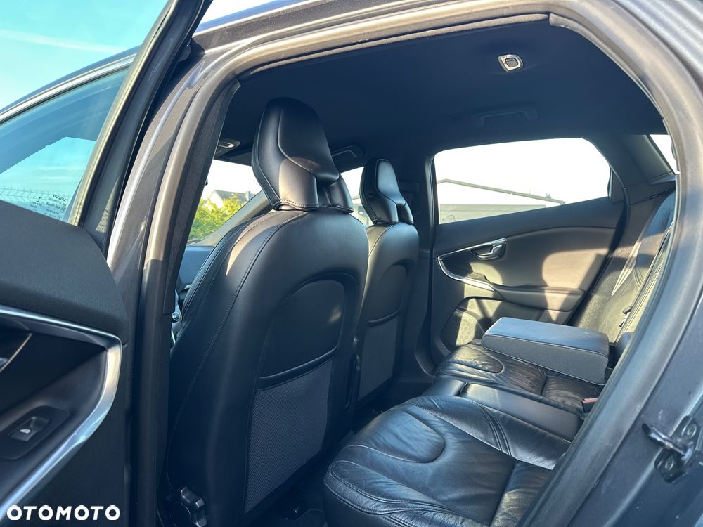 Volvo V40 T4 Momentum - 12