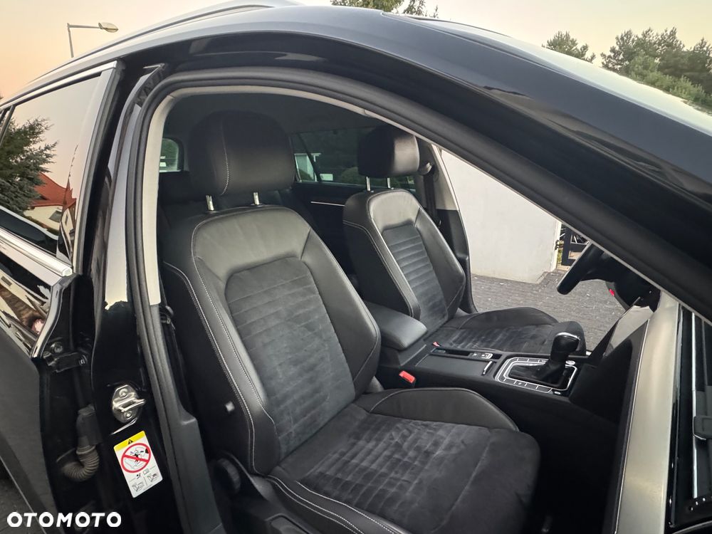 Volkswagen Passat 2.0 TDI Elegance DSG - 13