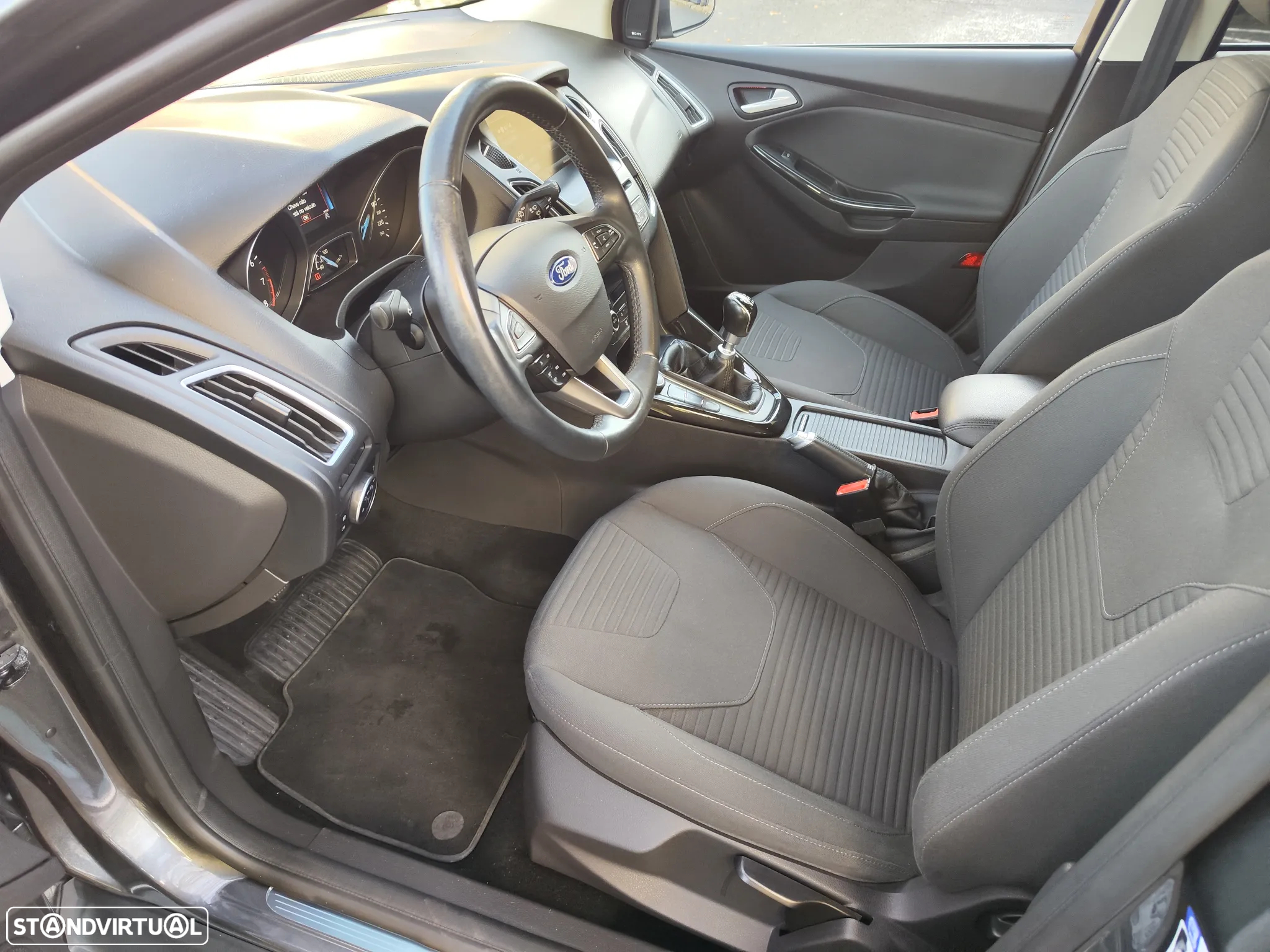 Ford Focus 1.0 SCTi Titanium - 22