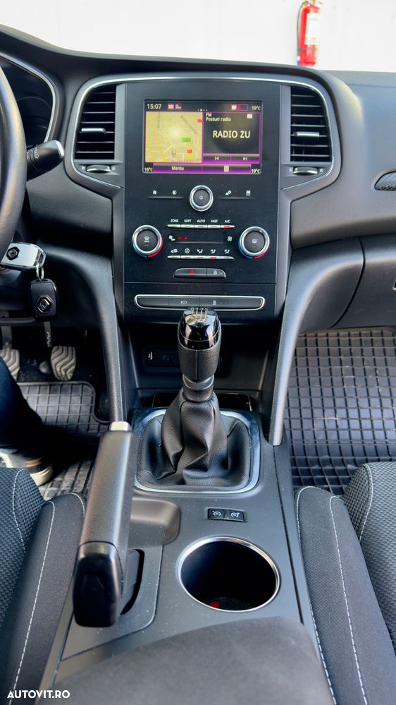 Renault Megane ENERGY dCi 90 EXPERIENCE - 8