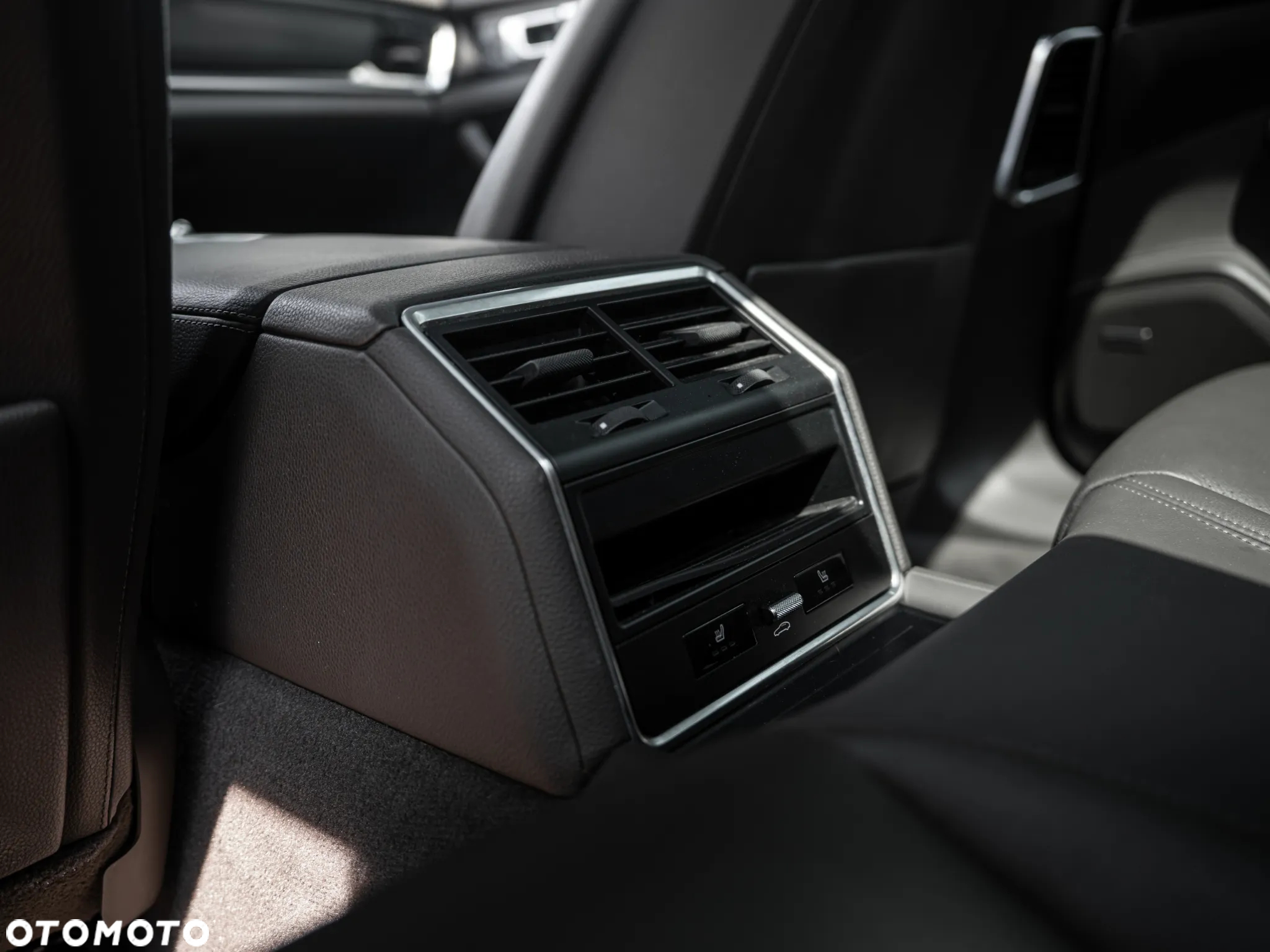 Porsche Panamera 4 Sport Turismo Platinum Edition - 20