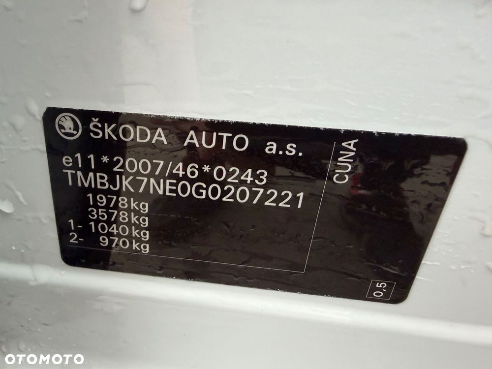Skoda Octavia 2.0 TDI RS Challenge DSG - 34