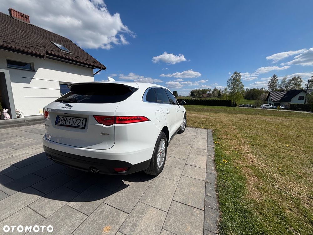 Jaguar F-Pace 25t AWD Prestige - 6