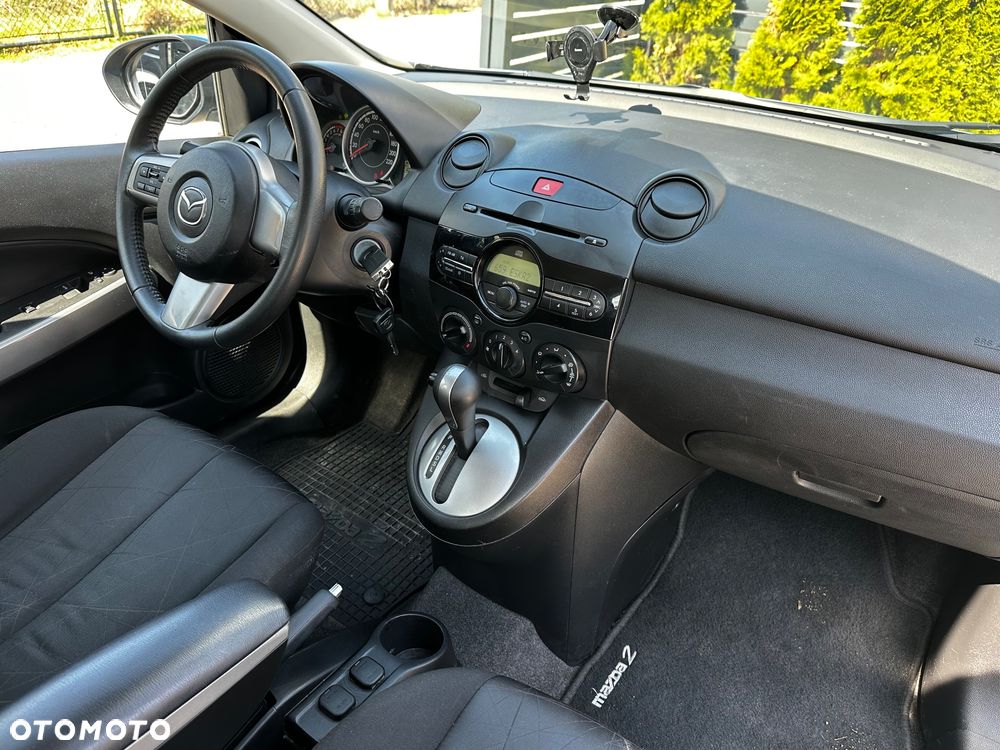 Mazda 2 1.5 Exclusive + - 10