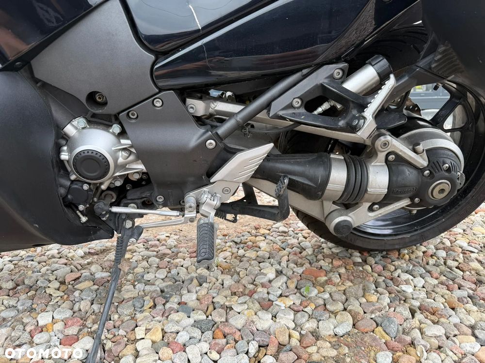 Kawasaki GTR - 12