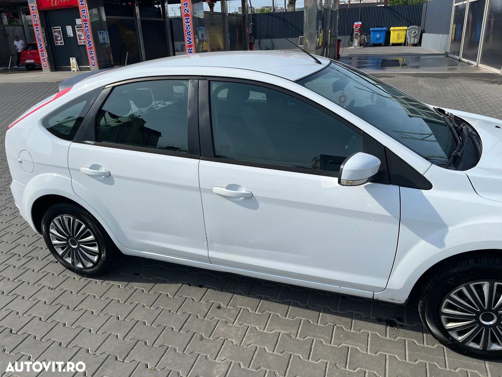 Ford Focus 1.4i Ambiente - 7
