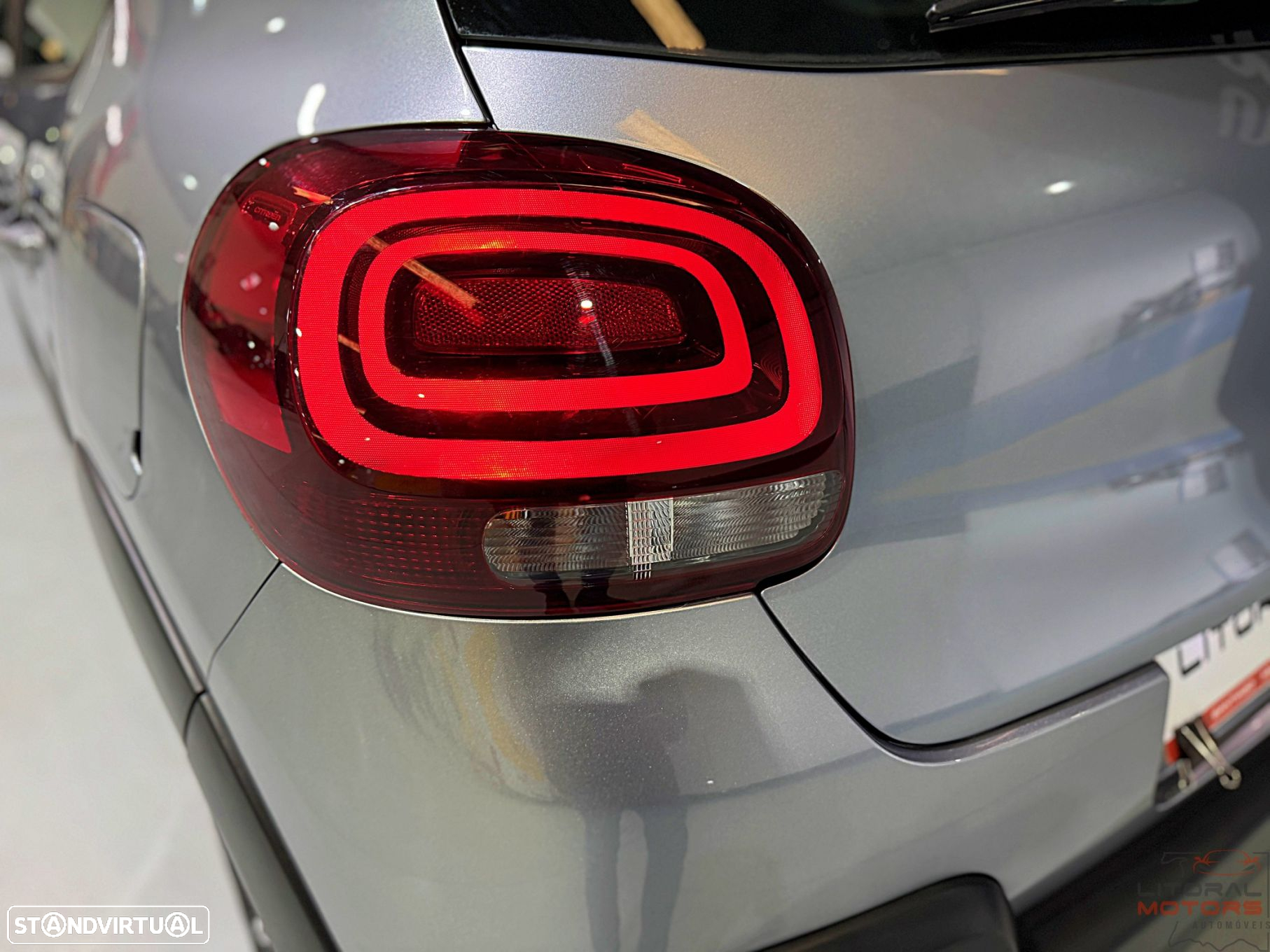 Citroën C3 1.2 PureTech Shine EAT6 - 8