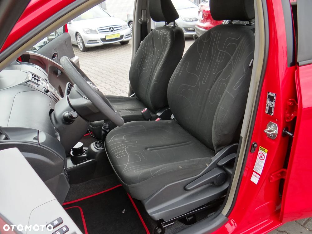 Toyota Yaris 1.0 Terra EU5 - 26