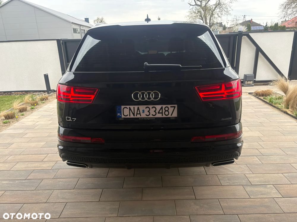 Audi Q7 - 12