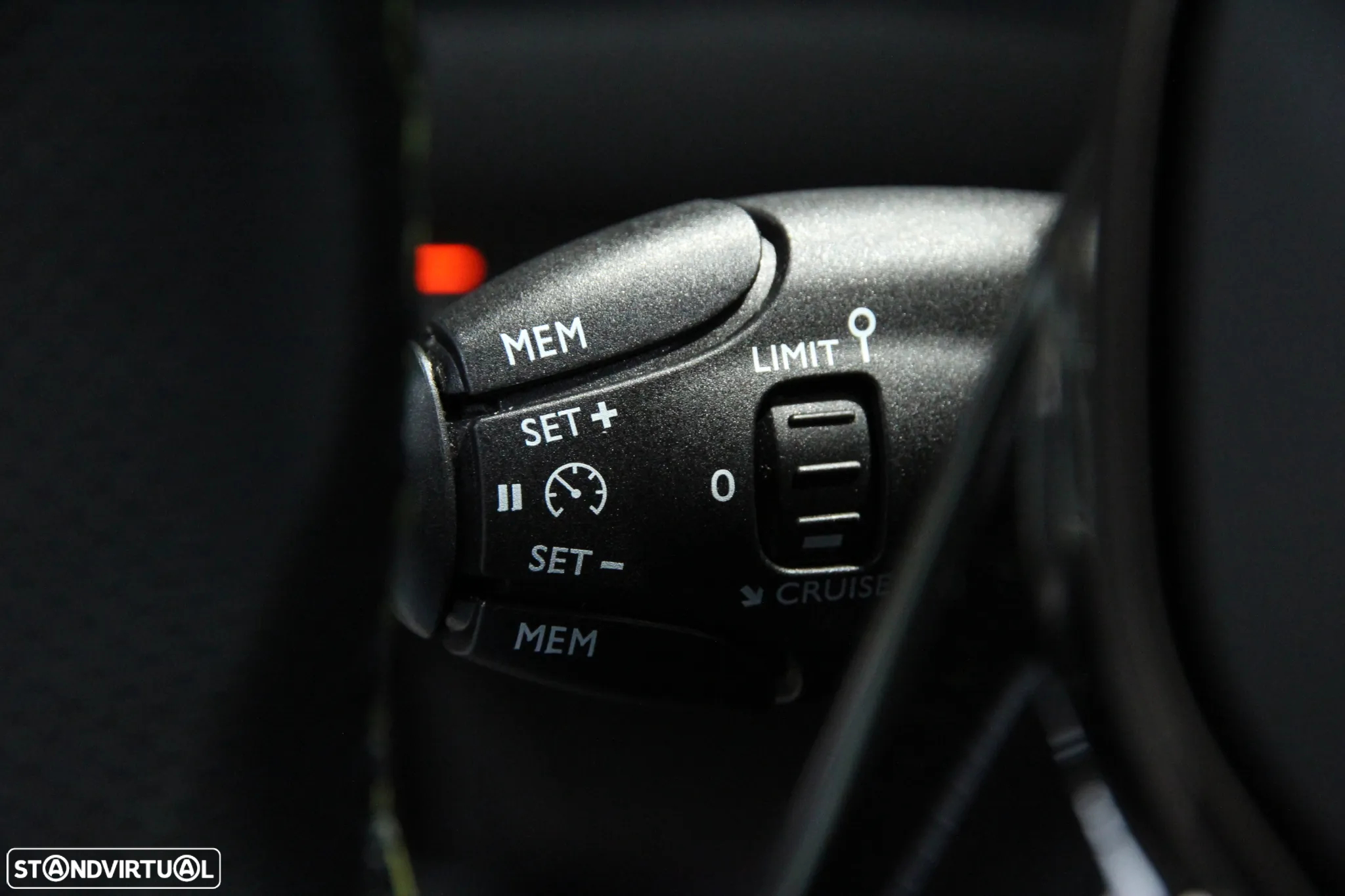Peugeot 2008 1.2 PureTech GT - 20
