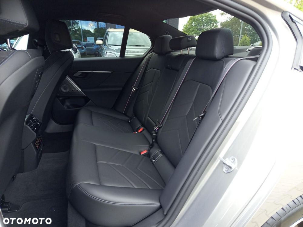 BMW Seria 5 - 21