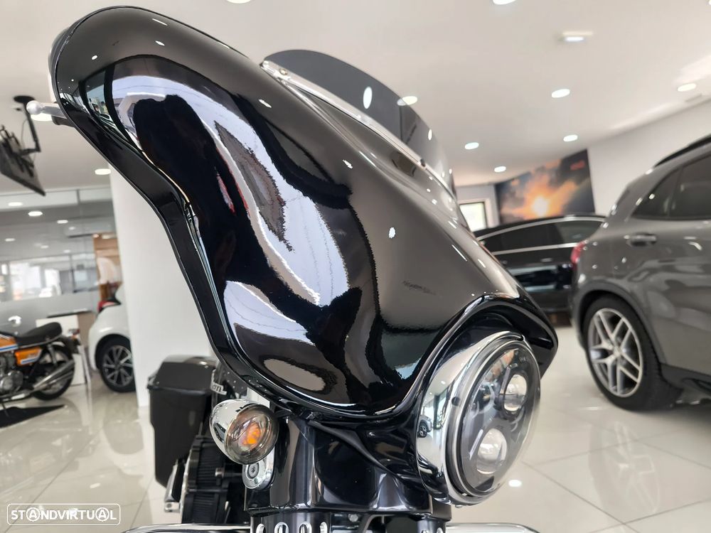 Harley-Davidson Street Glide FLHX - 11