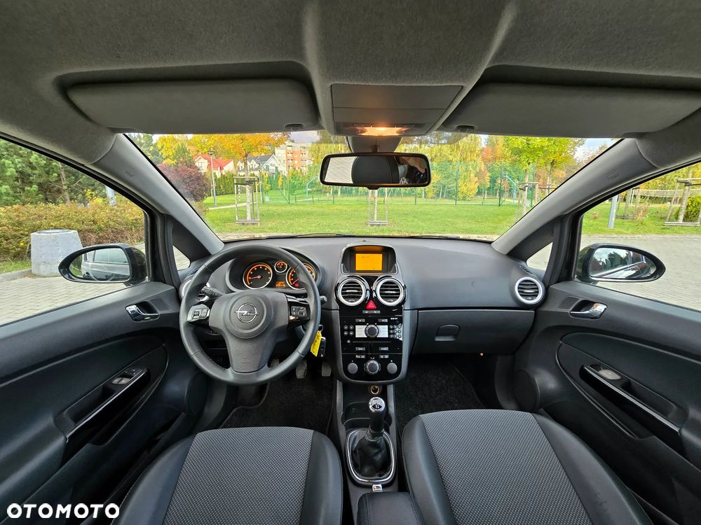 Opel Corsa 1.4 16V Cosmo - 7