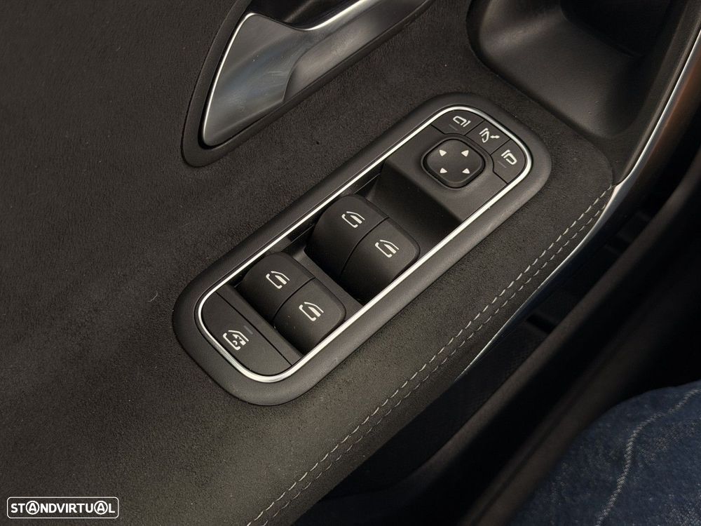 Mercedes-Benz A 250 e AMG Line - 22