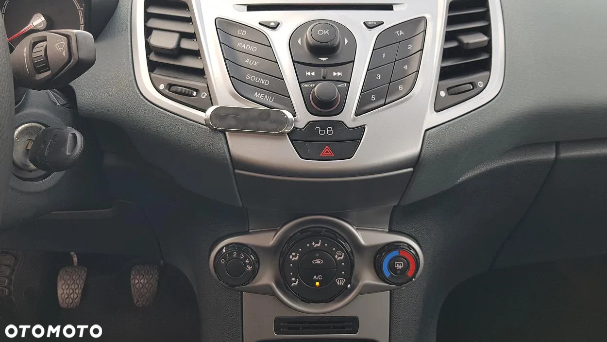 Ford Fiesta 1.25 Ambiente - 29