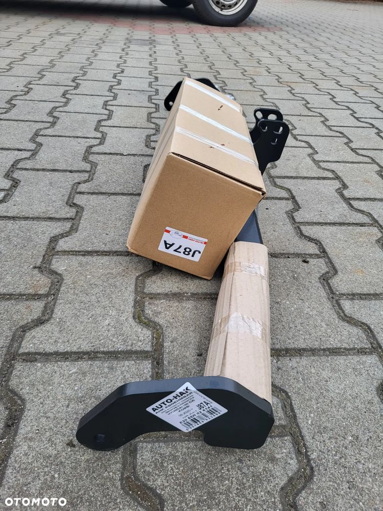 Hak Hyundai i 30 CW AUTOMAT Kombi,poza wersją N-Line (dot.Wiązki bez obsługi świateł LED w przyczepie - 3