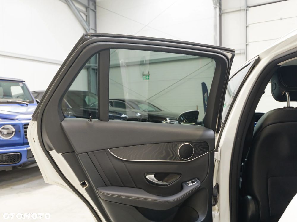 Mercedes-Benz GLC 200 d 4Matic 9G-TRONIC AMG Line - 35